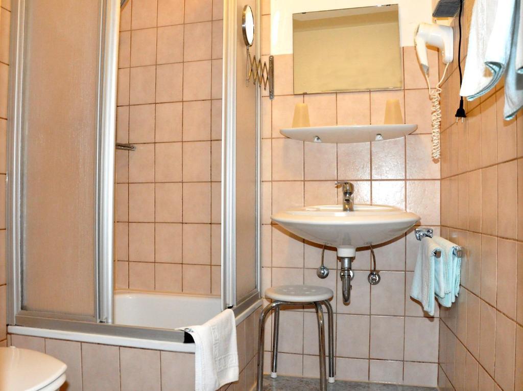 Hotel Rheinstein Ruedesheim am Rhein Room photo