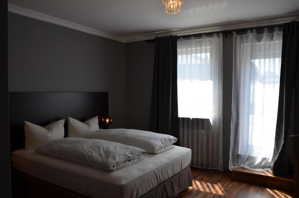 Hotel Rheinstein Ruedesheim am Rhein Exterior photo